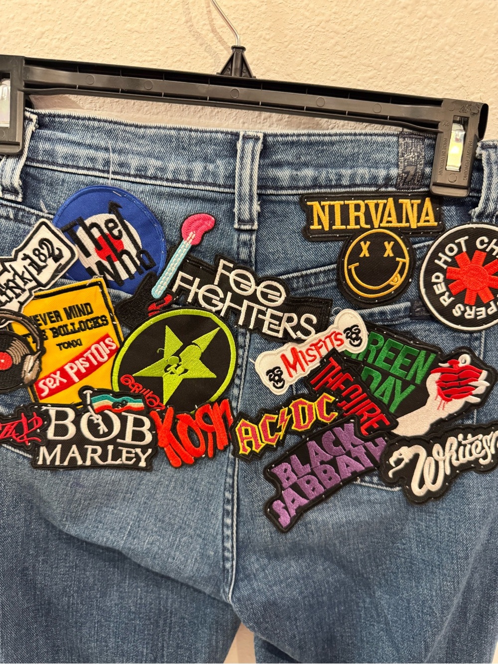 7 For All Mankind Blue High-Waist Flared Women’s Jeans with Custom Patch Detail - Picture 8 of 9